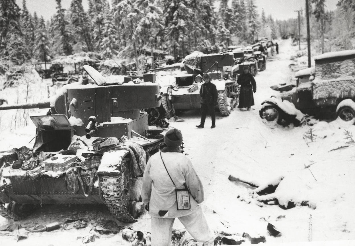 Finnish troops inspect destroyed Soviet vehicles in Finland, on January 17, 1940, during the winter war. Photos: US Library of Congress; Daniel Allen