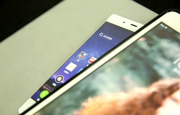 An image posted online purporting to be of the as-yet-unannounced Nubia Z9, showing the device's bezel-less design. Photo: SCMP Pictures