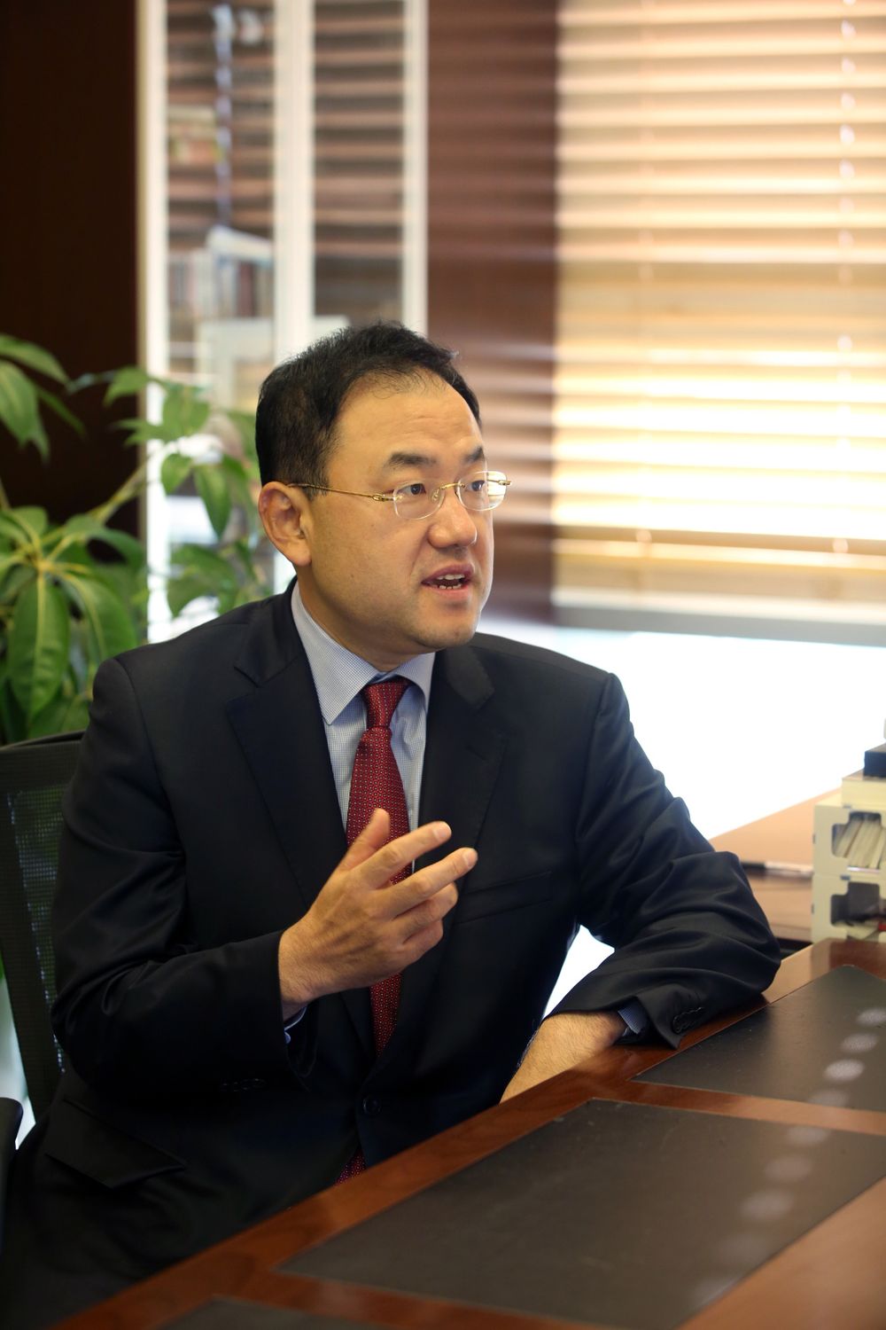Jeon Yong-ju, president and CEO