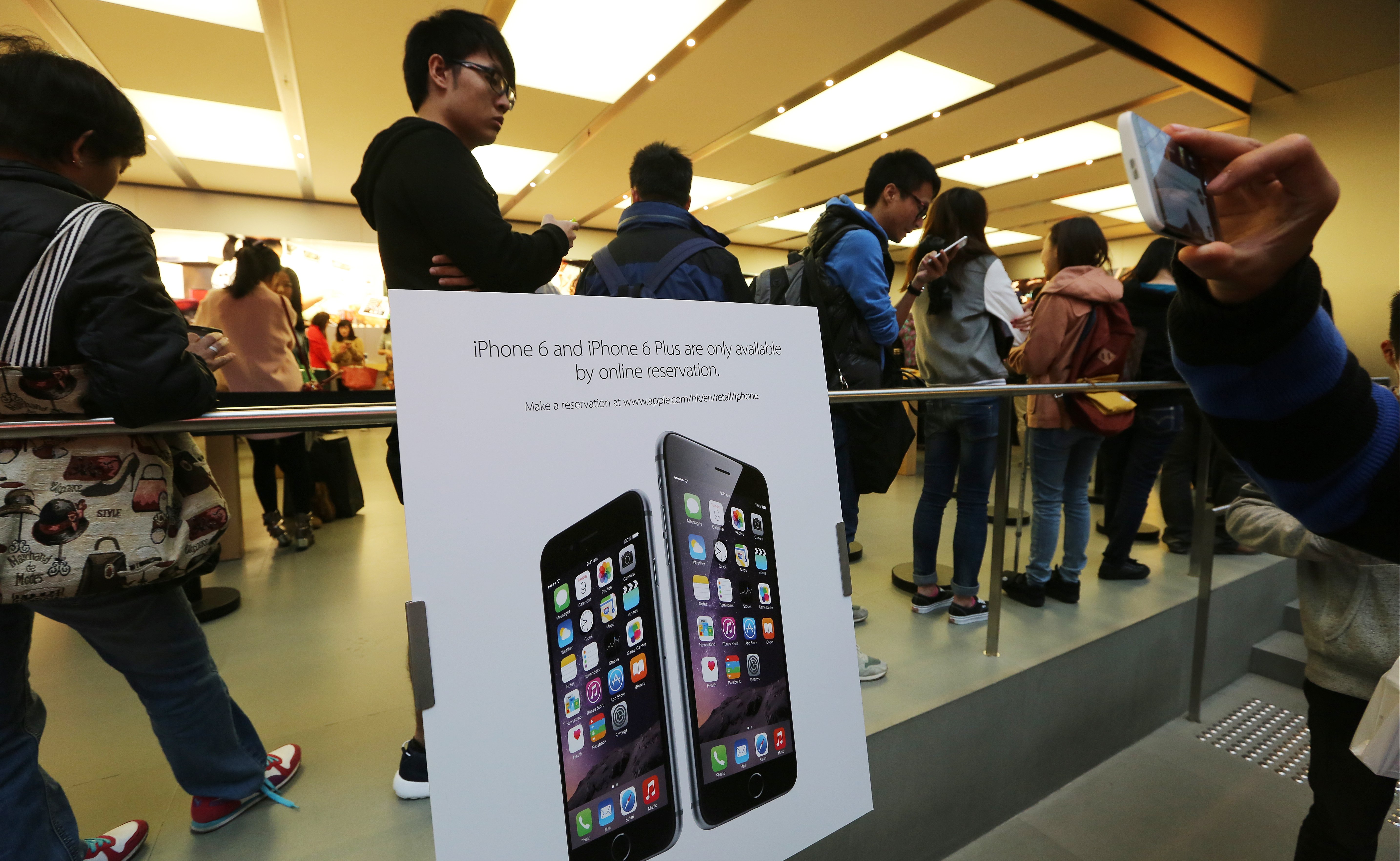 The iPhone lost market share in developed nations despite remaining strong in China. Photo: Felix Wong