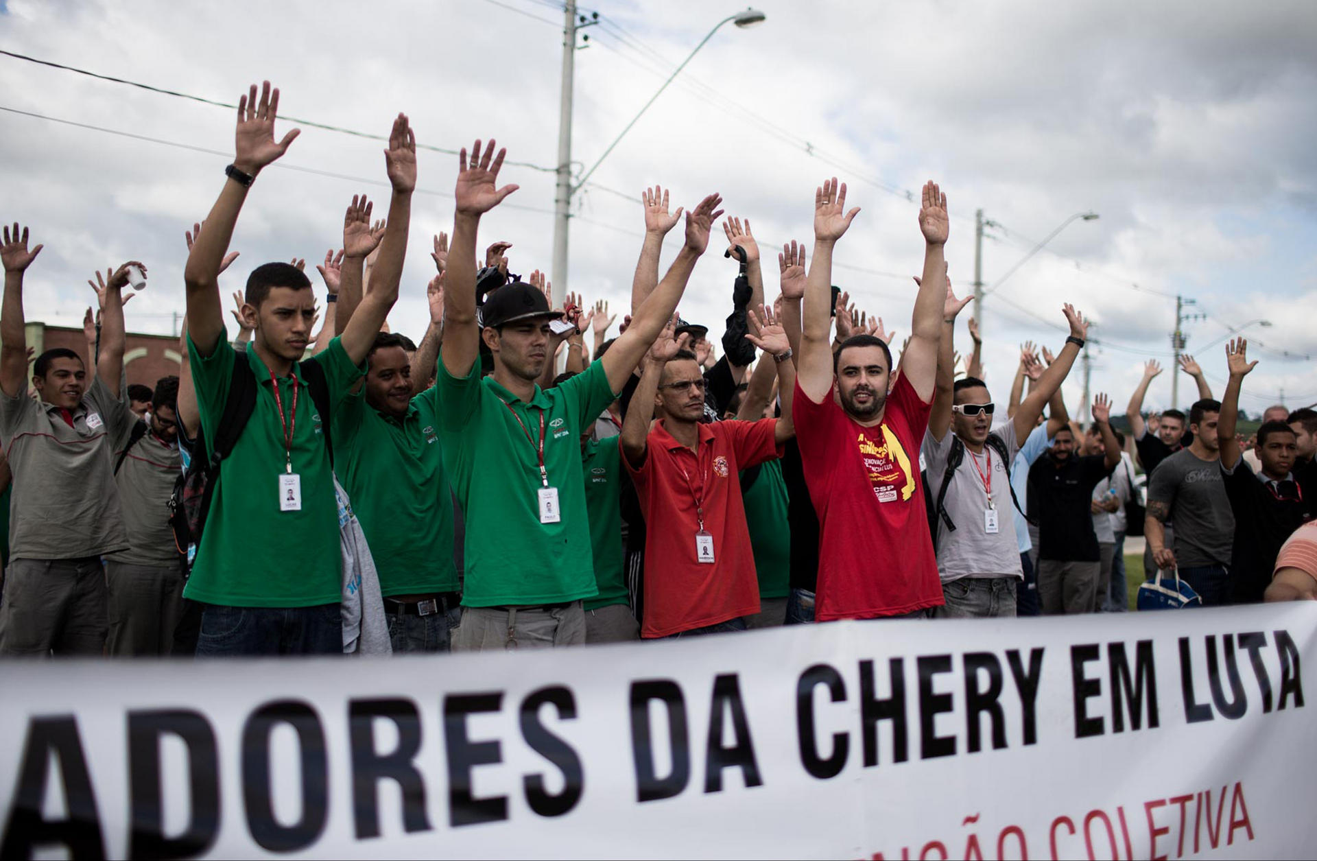Chery's workers voice support for a strike. Photo: Heriberto Araujo