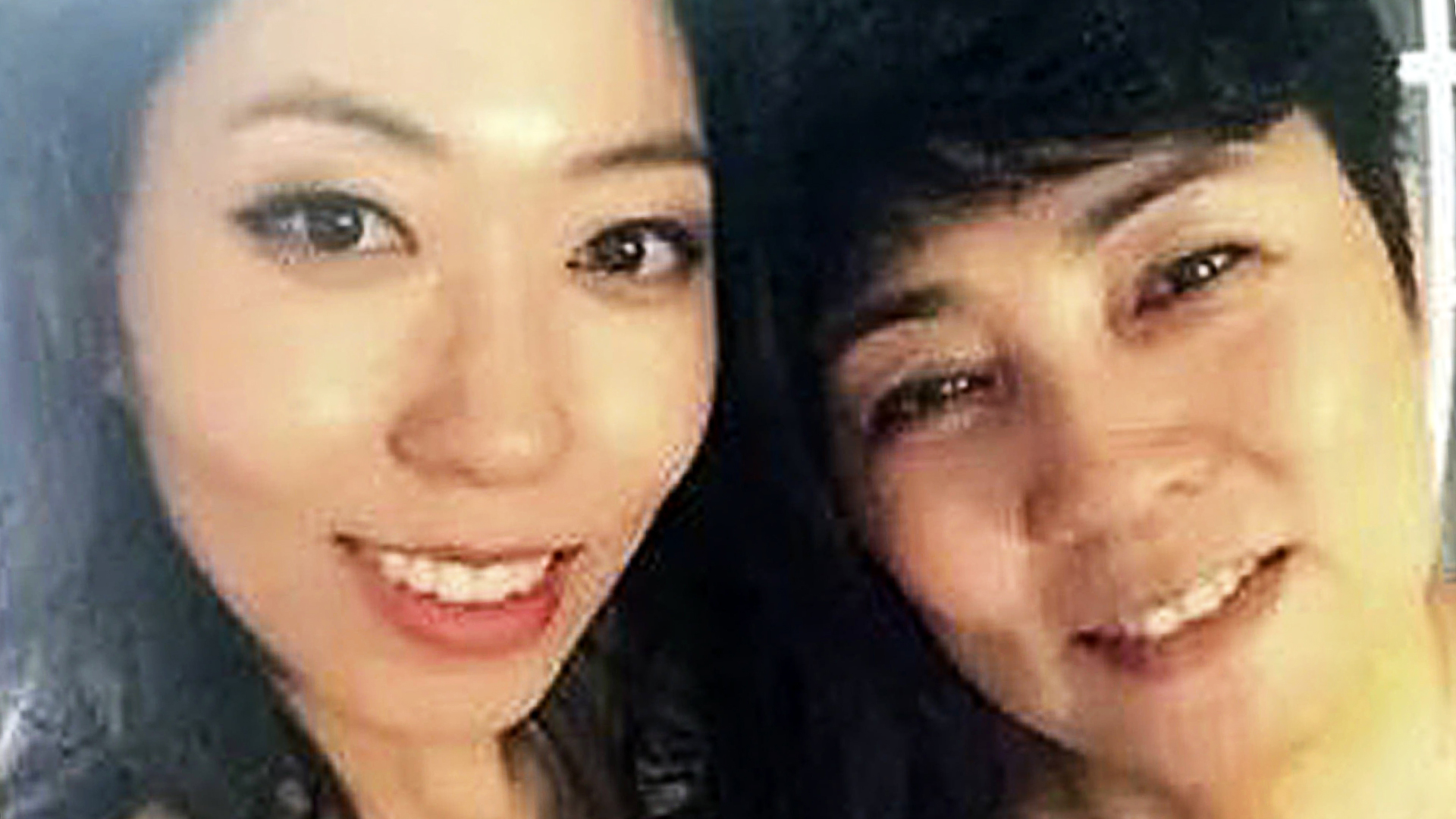 Zhang Mingjie (right), with her daughter, Vancouver-based pop star Wanting Qu. 