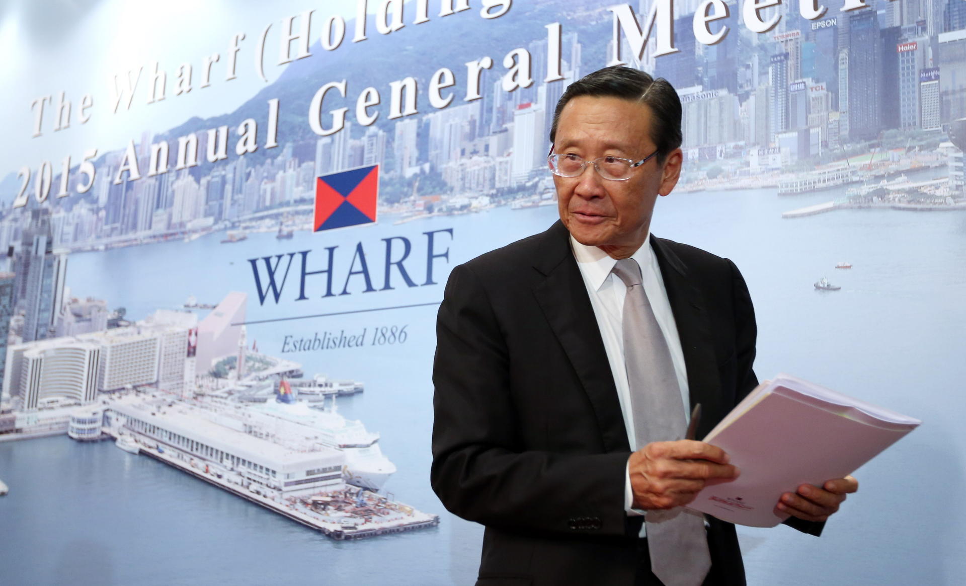 Low times are opportunities, said Wharf's departing chairman Peter Woo at the company's annual general meeting yesterday. Photo: Nora Tam