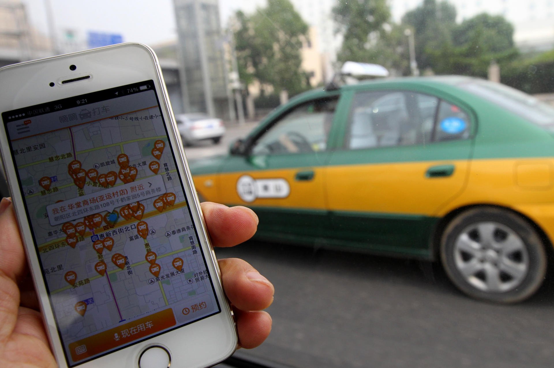 Jinan cab drivers must uninstall car-hailing apps.Photo: Simon Song