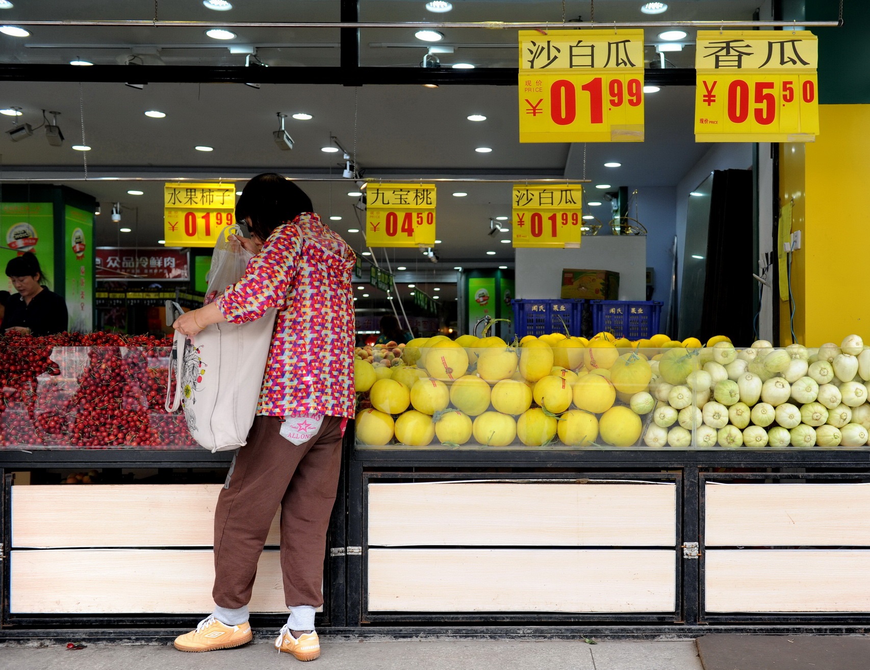 A surge in demand for fruit has led to produce from across the world being shipped to the mainland. Photo: Xinhua