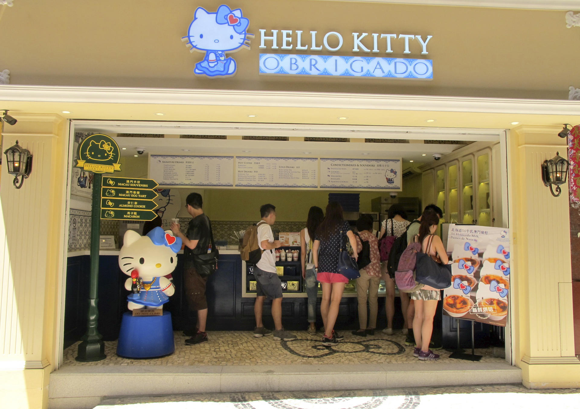 Cat's whiskers: Hello Kitty Obrigado in Macau (above) sells treats such as flavoured butter cookies (below). Photos: Juliana Loh