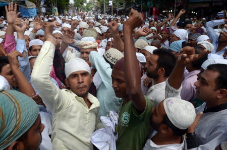 Indian Muslims protest the hanging of Jakub Memon in Calcutta. Photo: AFP
