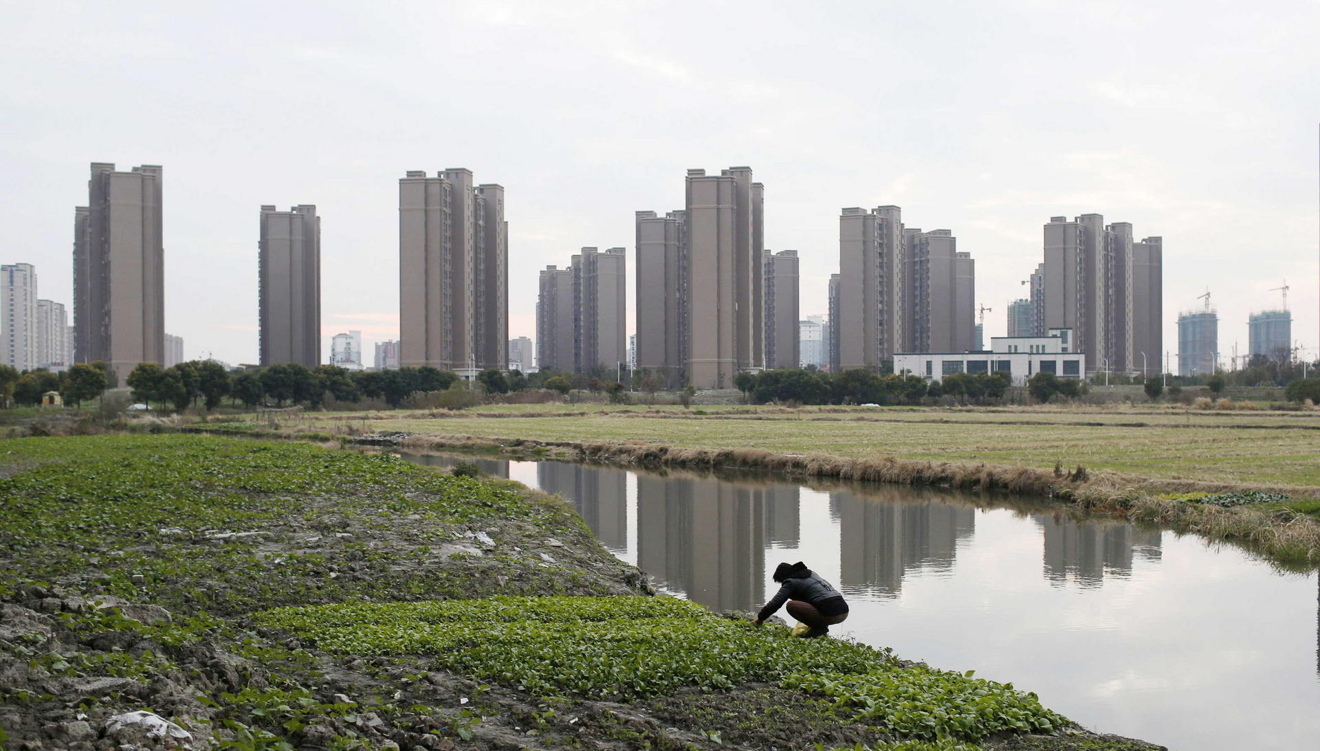 A rise in prices in Shanghai and Shenzhen in the second quarter points to a potential recovery of the housing market in China. Photo: Reuters
