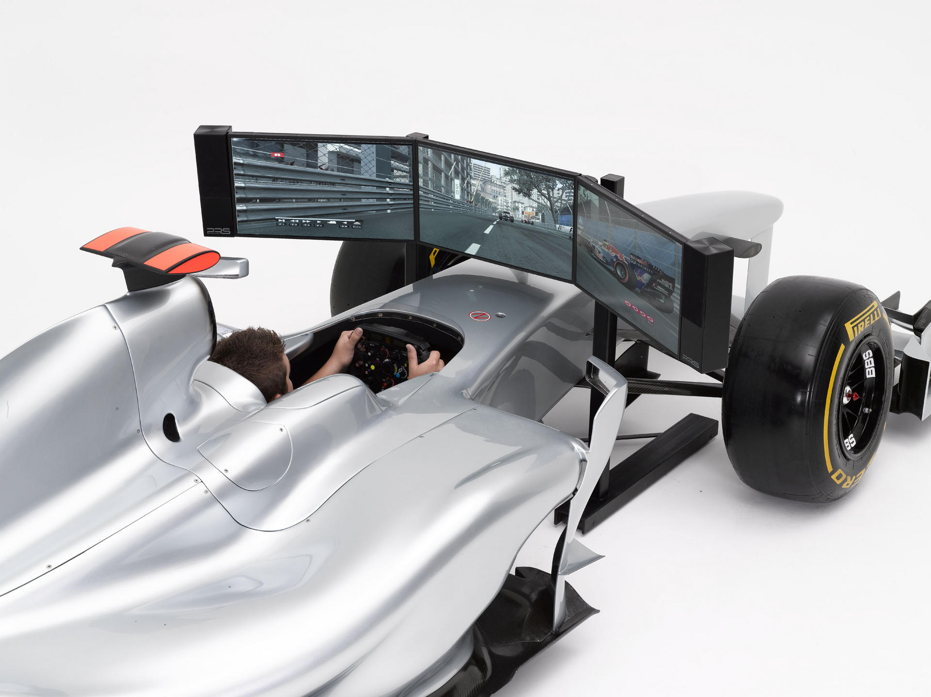 FMCG InternationalThis racing car simulator (car and monitor included) offers the ultimate driving experience, HK$895,000