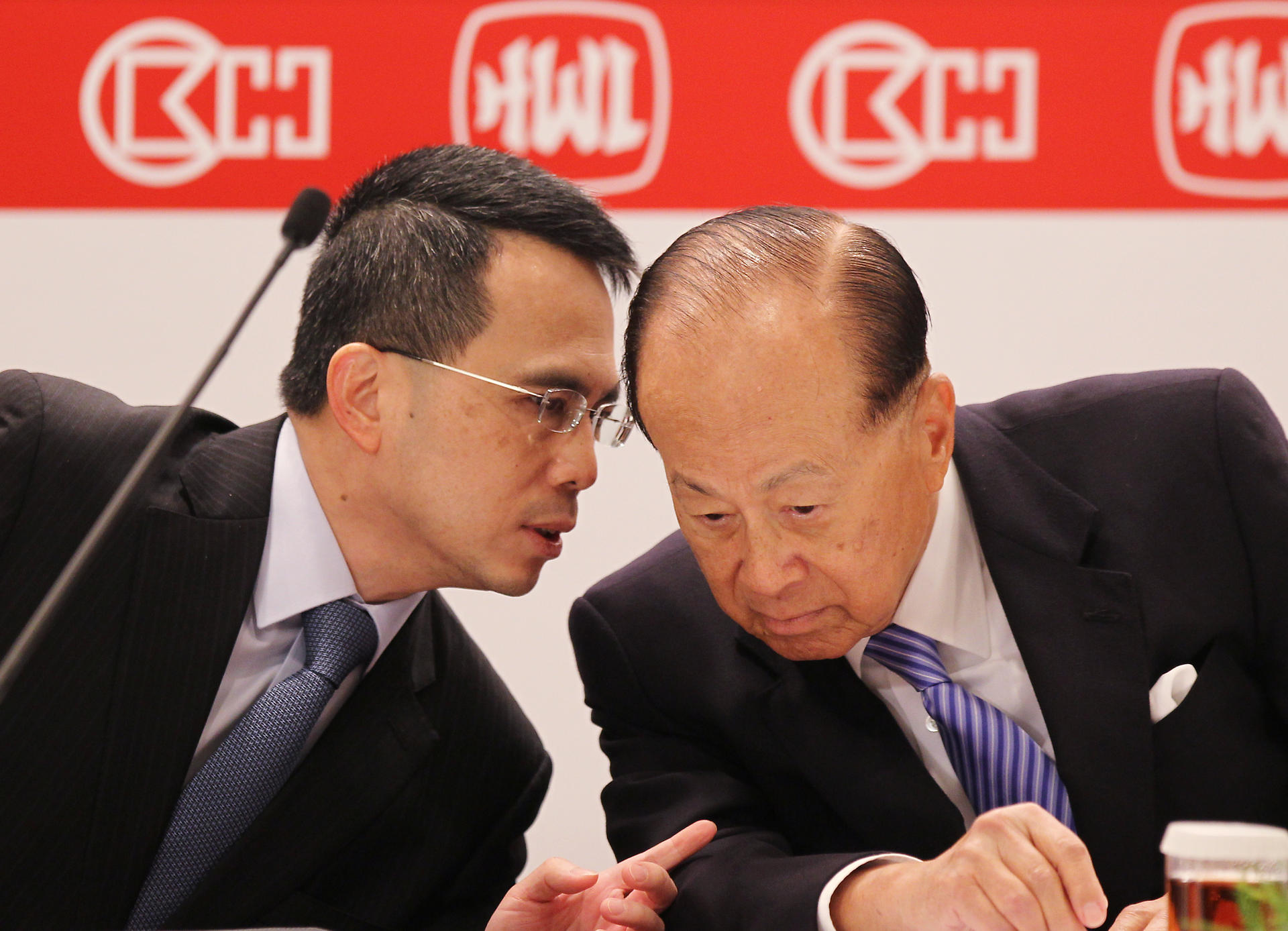 Victor Li Tzar-kuoi with his father Li Ka-shing. Not every dynasty proves so successful. Photo: Edward Wong