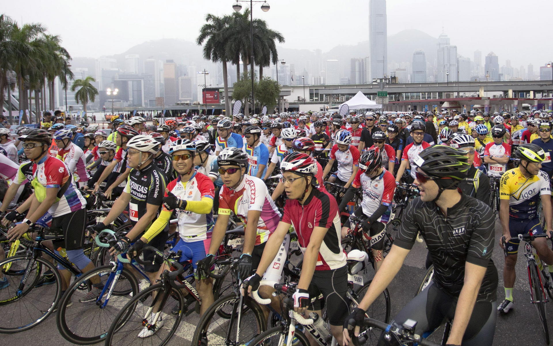 Riders line up at the start of the Cyclothon 35km race in Tsim Sha Tsui on Sunday. Photo: Reuters