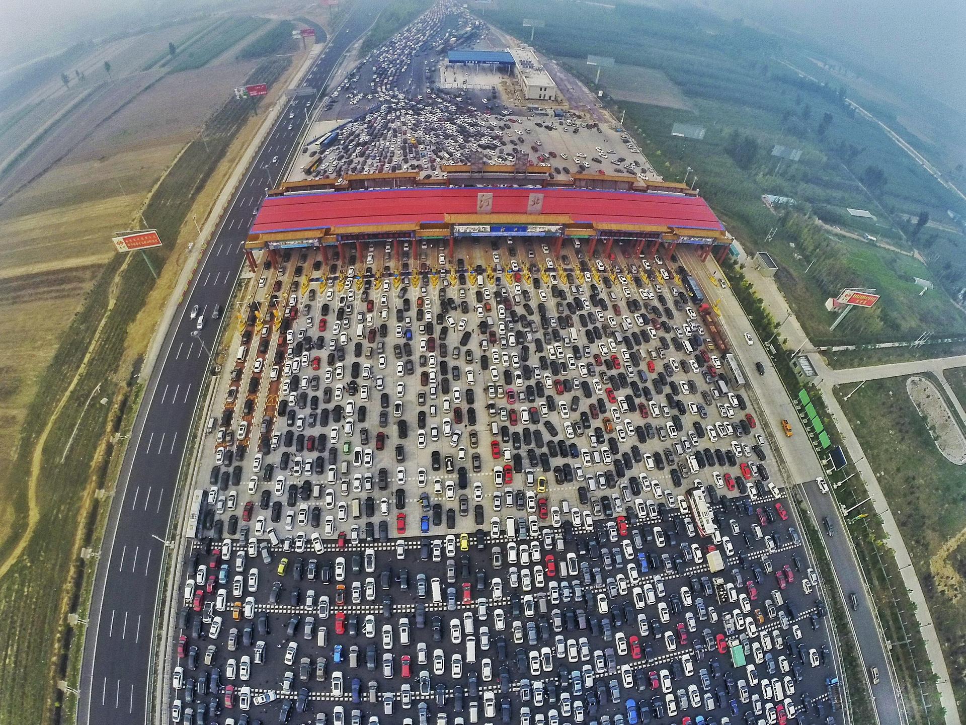 A traffic jam to end all traffic jams near a toll station in Beijing last month. Photo: Reuters