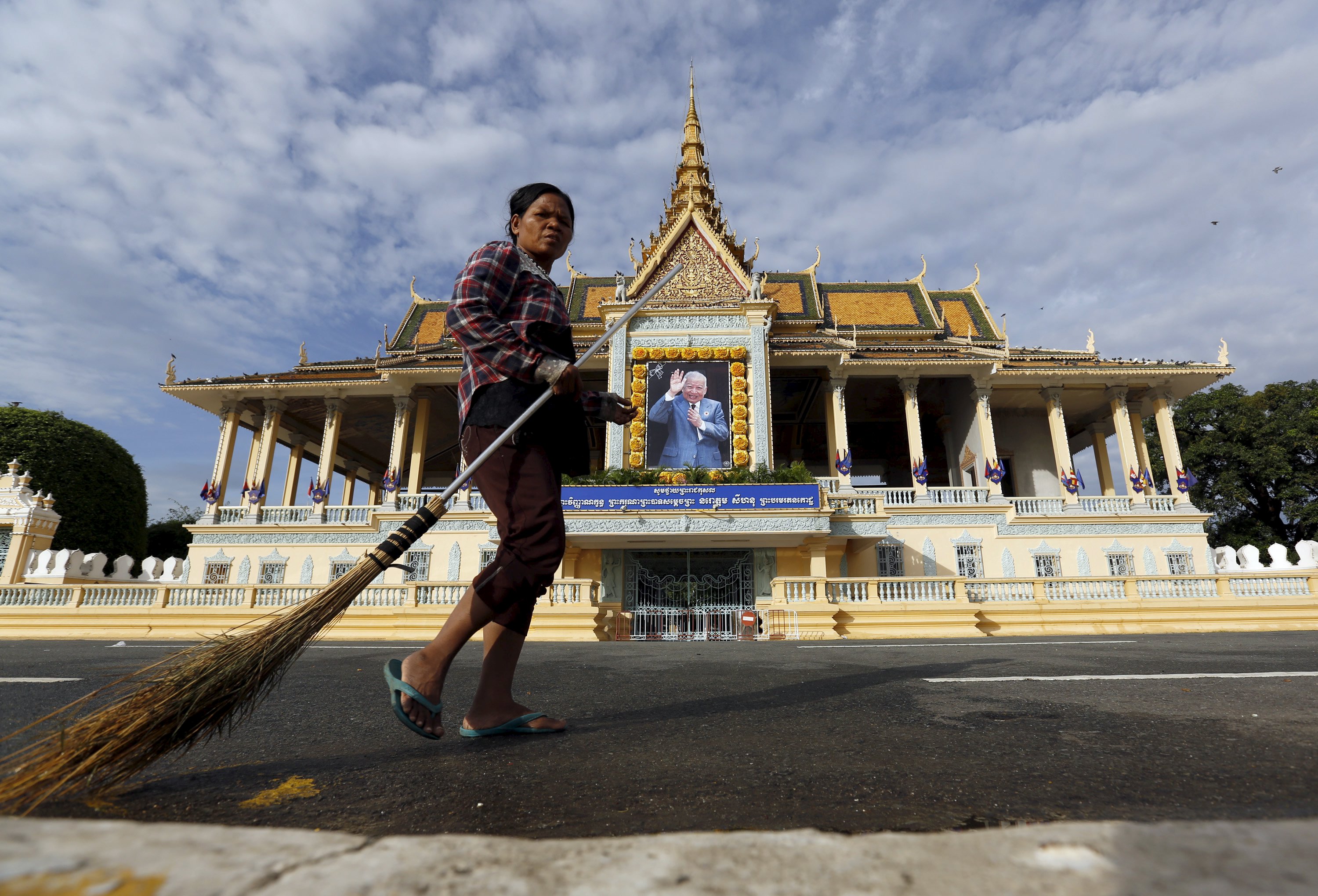 Hong Kong Man Detained For Flying Drone Over Royal Palace In Cambodia South China Morning Post