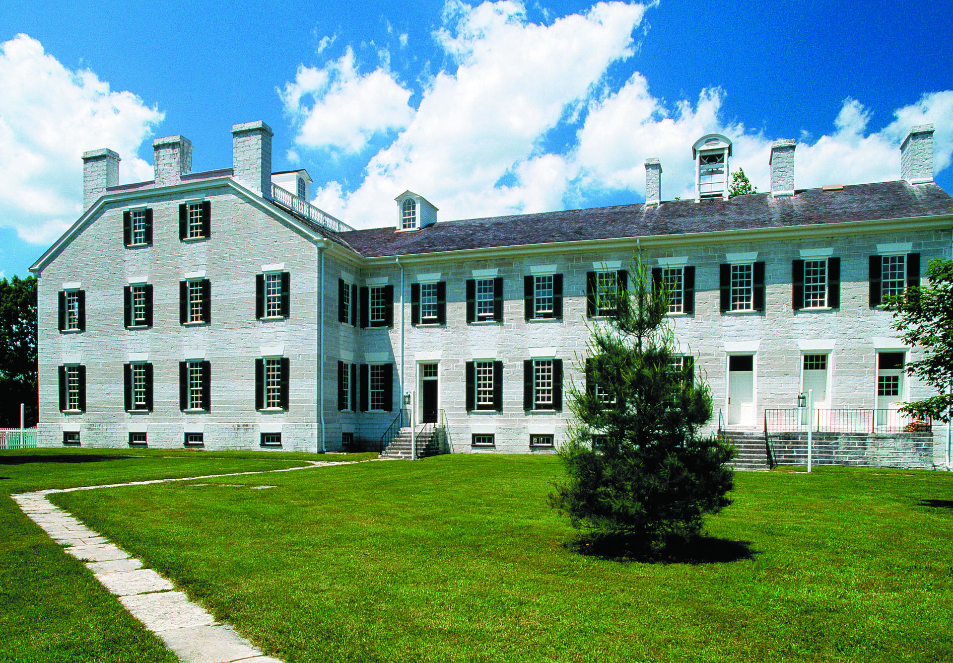 The Family Dwelling House at Shaker Village, Pleasant Hill, in the American state of Kentucky. Photos: Corbis; Buffalo Trace Distillery; Cecilie Gamst Berg