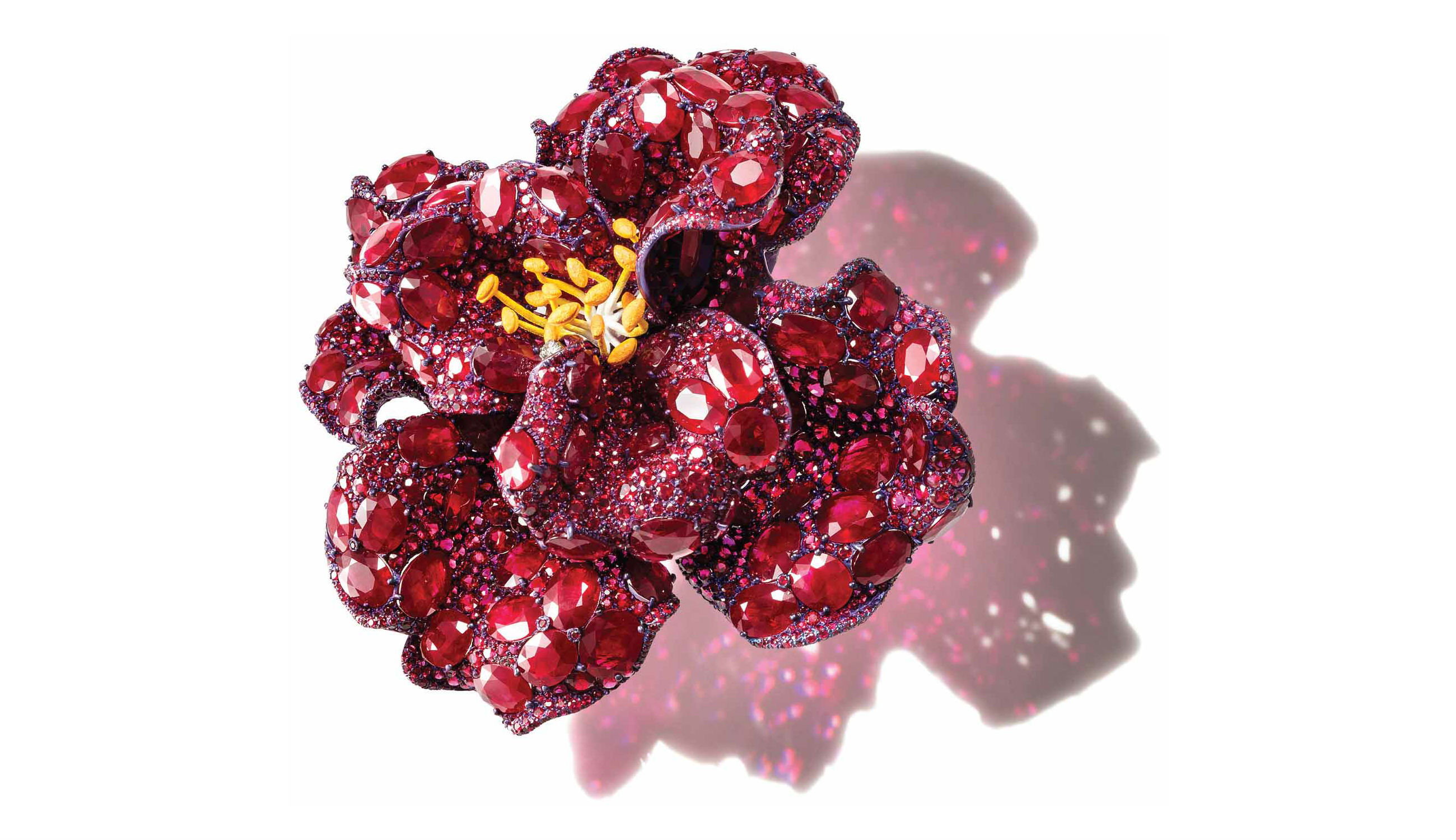 The Peony Brooch received an“Outstanding Object Award” at Masterpiece London 2018.