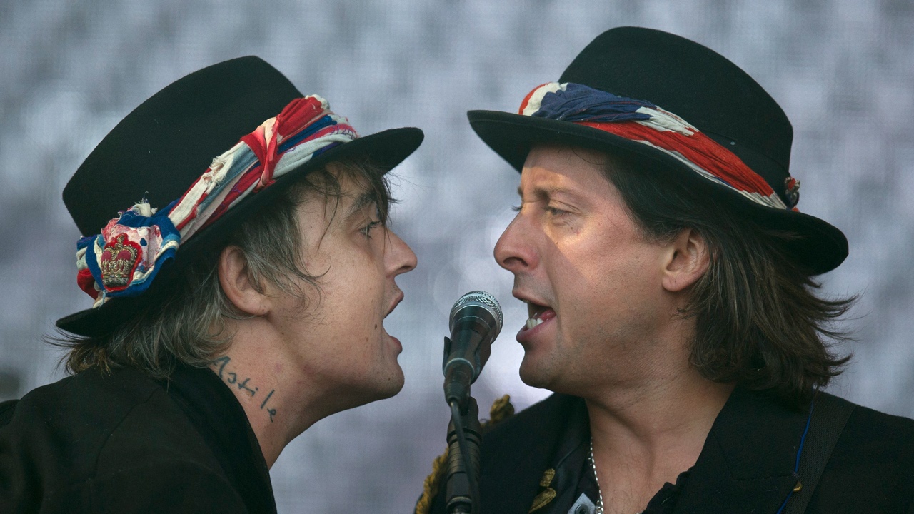 Pete Doherty (left) and Carl Barat of the Libertines on the Pyramid Stage at Glastonbury Festival in 2015. Photo: AFP