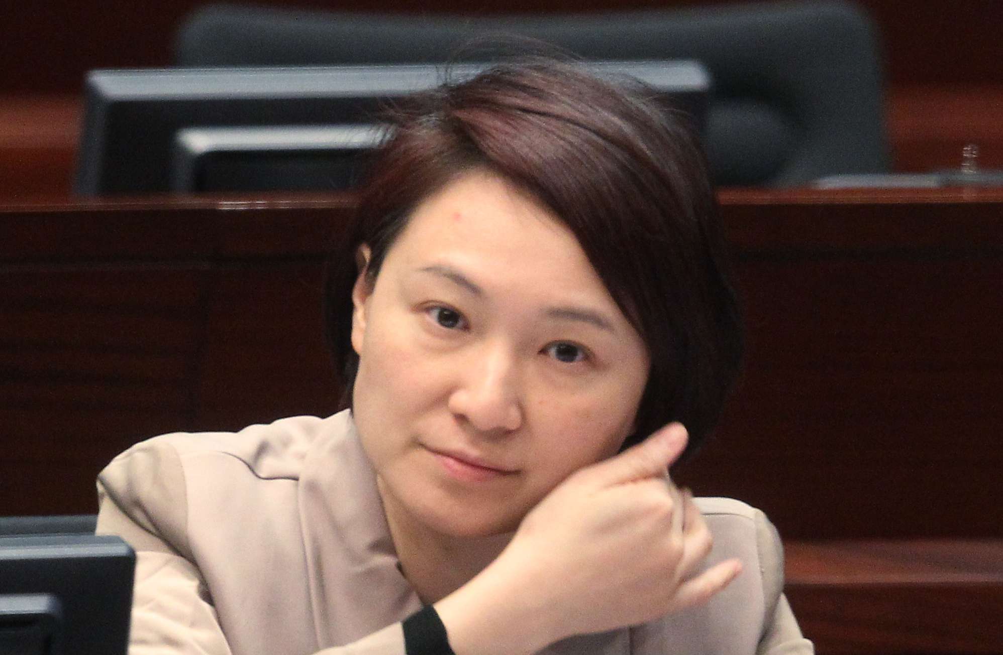 Lawmaker Starry Lee Wai-king from the Democratic Alliance for the Betterment and Progress of Hong Kong met Chief Executive Leung Chun-ying to provide suggestions for the 2017 policy address and budget. Photo: SCMP Pictures
