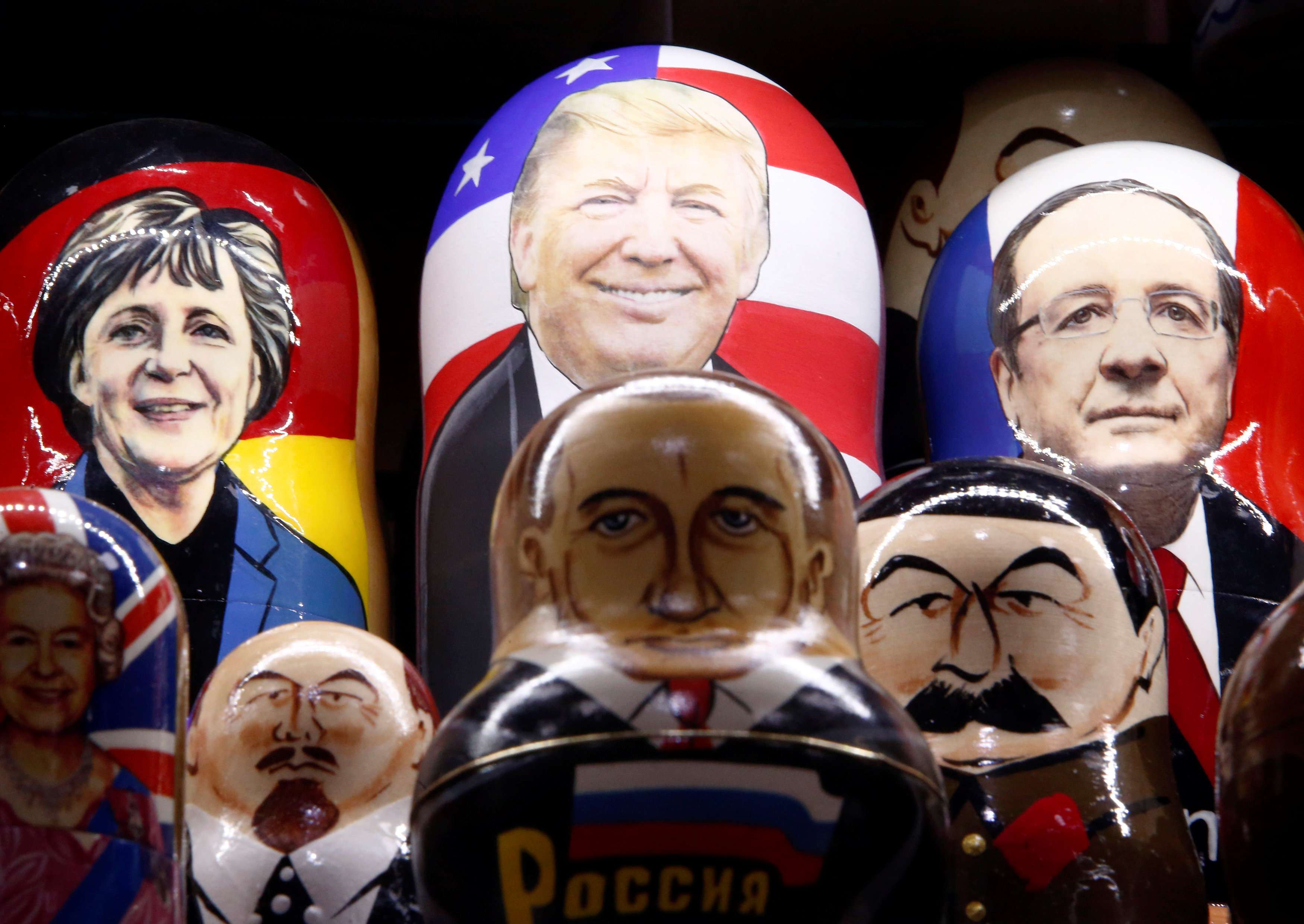 Matryoshka dolls bearing the faces of German Chancellor Angela Merkel, Donald Trump, French President Francois Hollande, Britain’s Queen Elizabeth, Vladimir Lenin, Russian President Vladimir Putin and Josef Stalin are displayed at a souvenir shop in central Moscow. Photo: Reuters