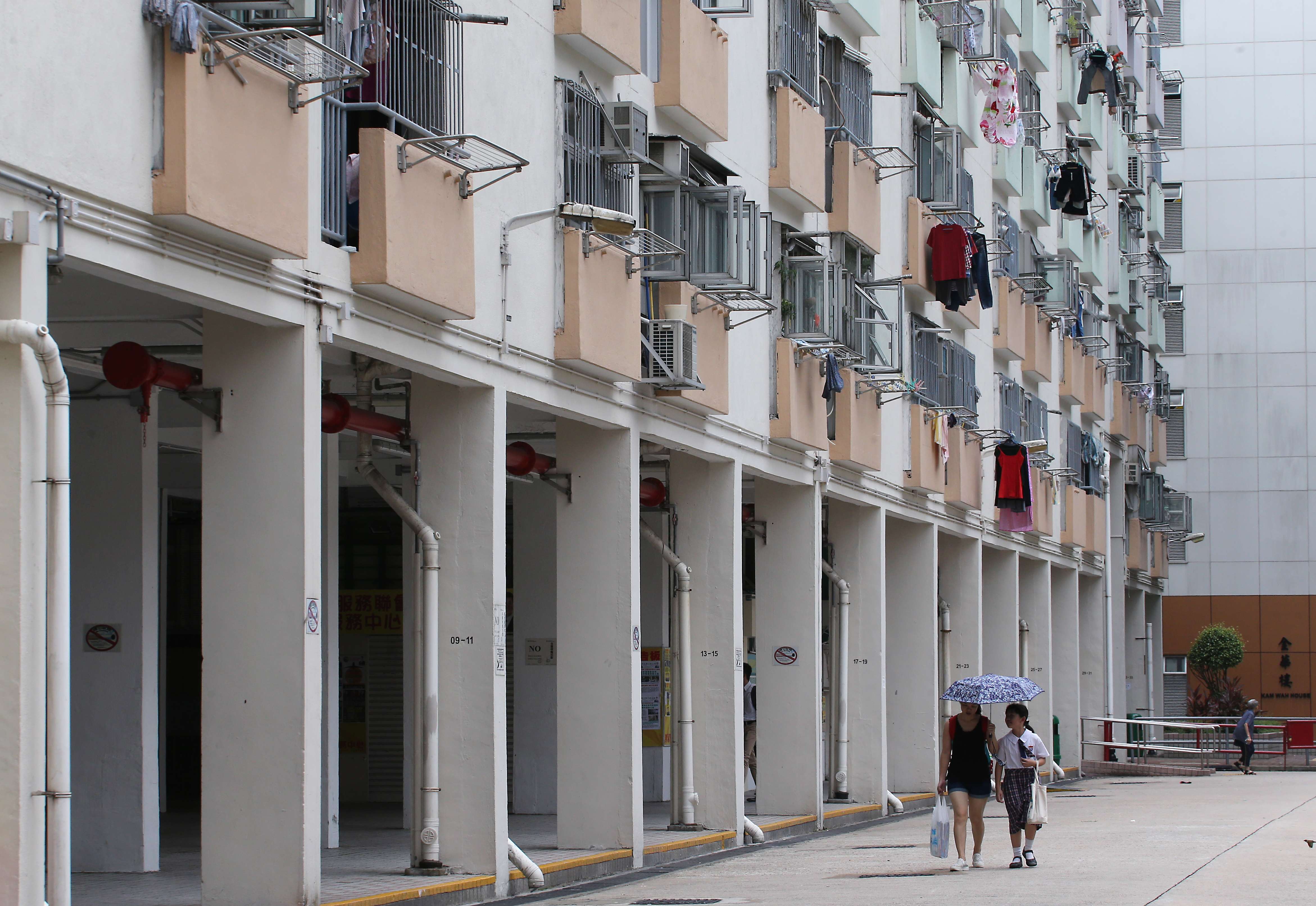 The Audit Commission ­recommended that the Housing Department step up the access rate of its ­inspectors by imposing penalties on tenants who ­remained ­uncooperative. Photo: Felix Wong