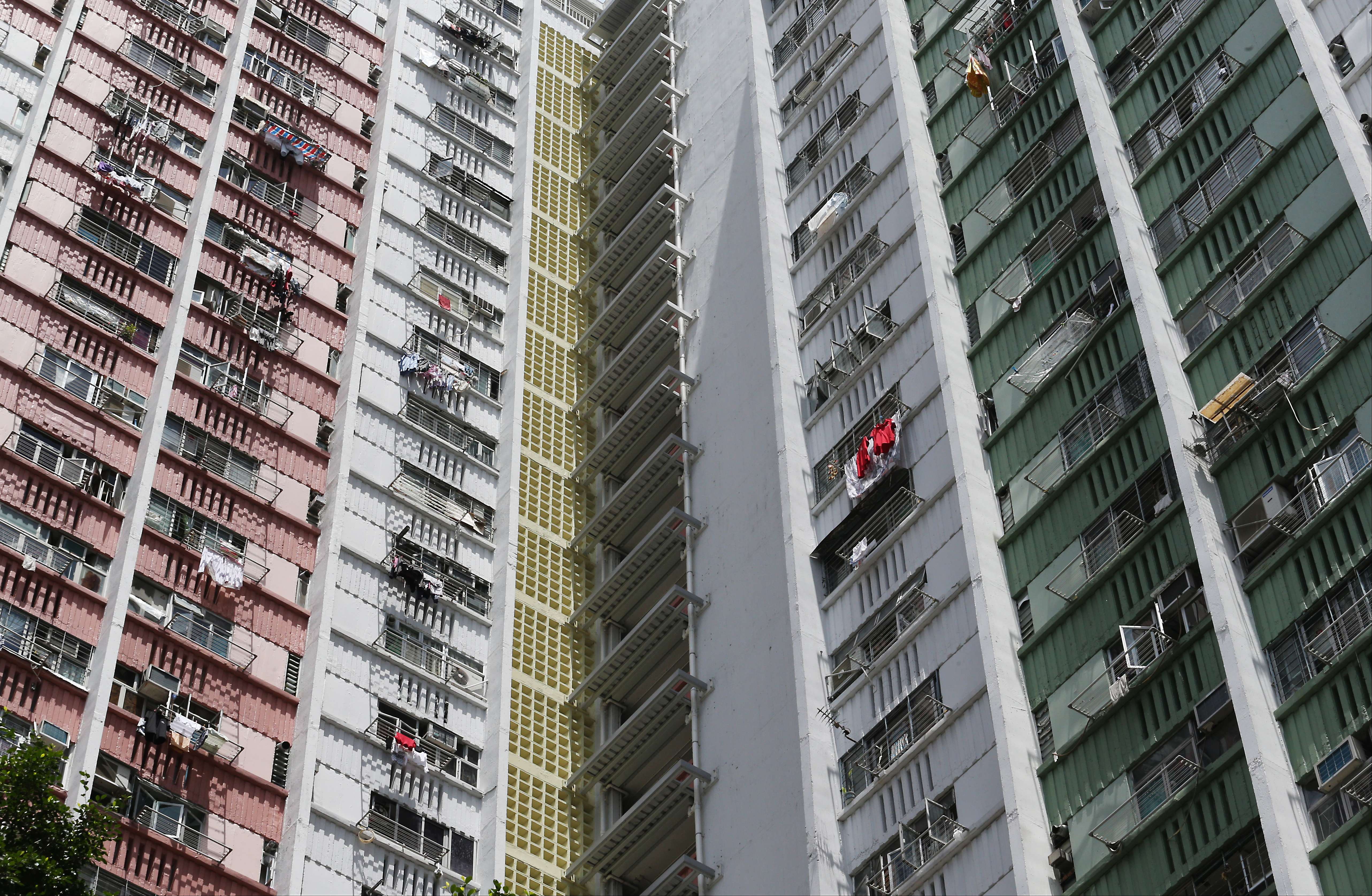 Experts say public housing tenants have low confidence in reparation works outsourced by the government. Photo: Felix Wong