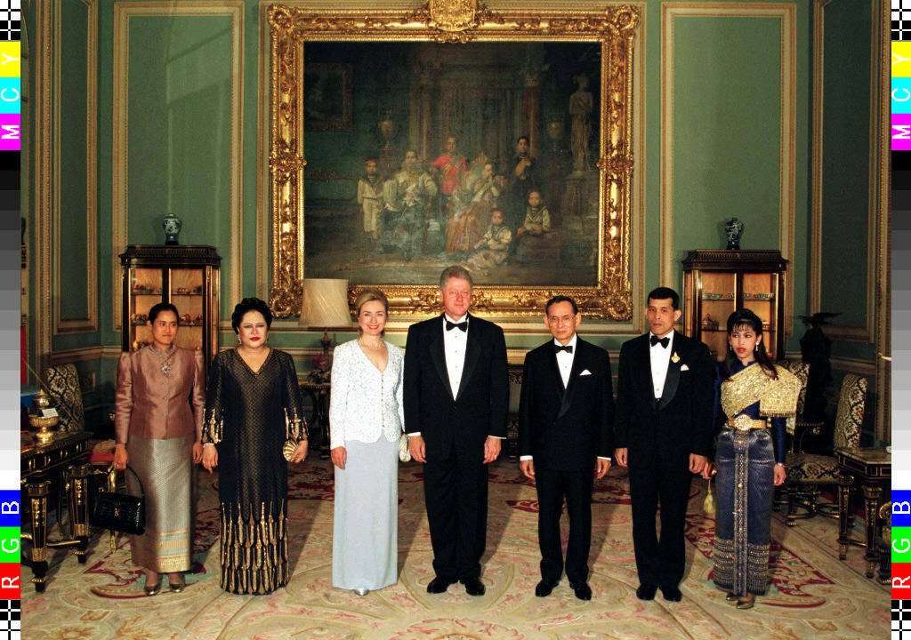 US president Bill Clinton and his wife Hillary pose for a photo with King Bhumibol and other members of the Thai royal family at the Grand Palace in Bangkok, on a visit to Thailand in 1996. Photo: AFP