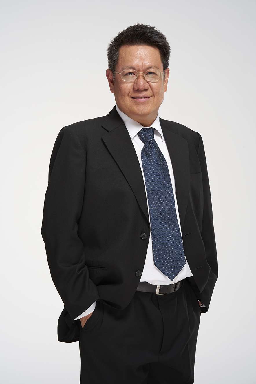 Thai Optical managing director Torn Pracharktam