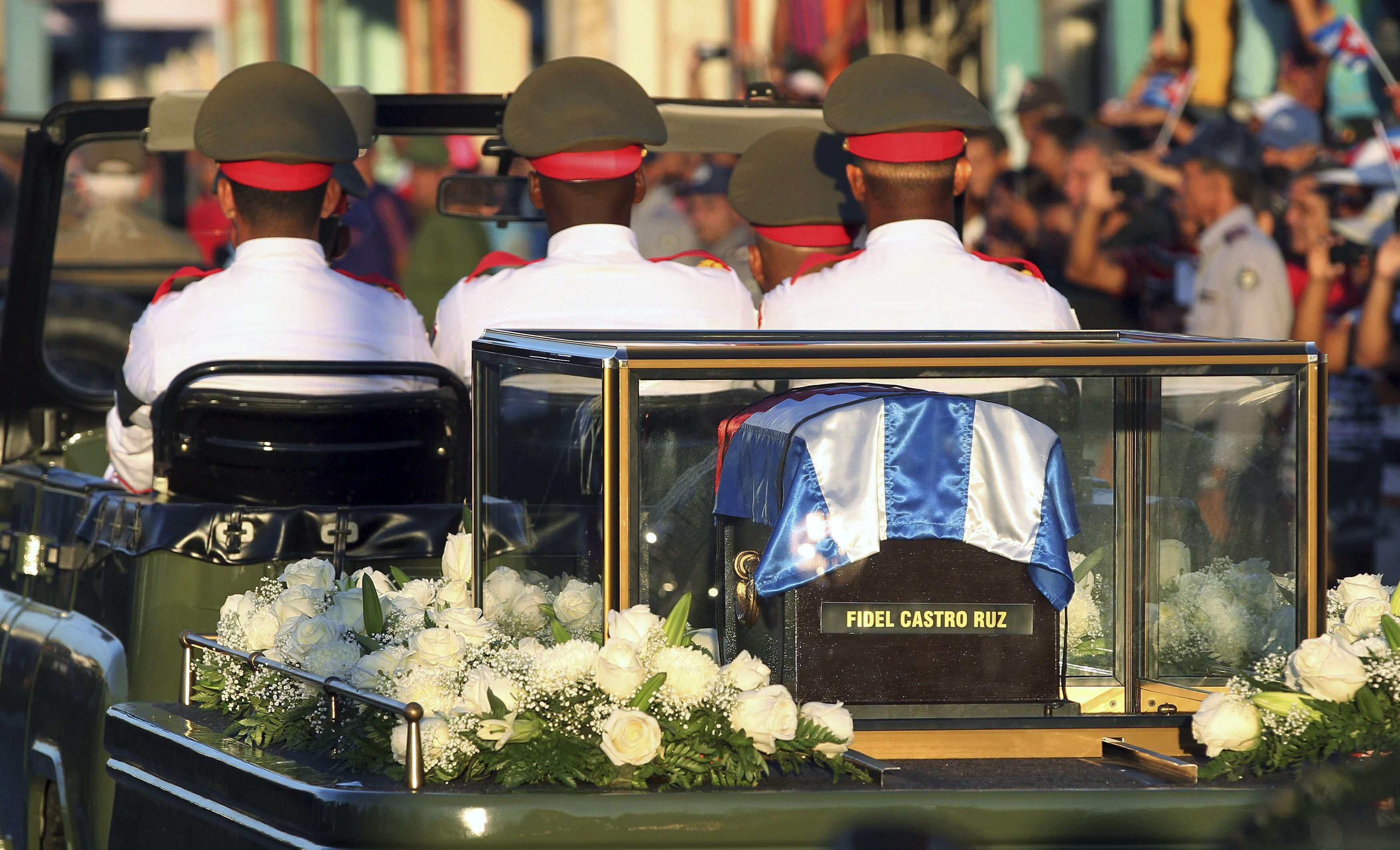 The funeral cortege with the mortal remains of late Cuban leader Fidel Castro on its way to Santa Ifigenia cemetery in Santiago de Cuba. Photo: EPA