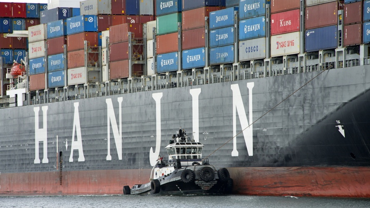 A Hanjin ship in Oakland, California, in February 2016. Photo: Sheila Fitzgerald/Shutterstock.com