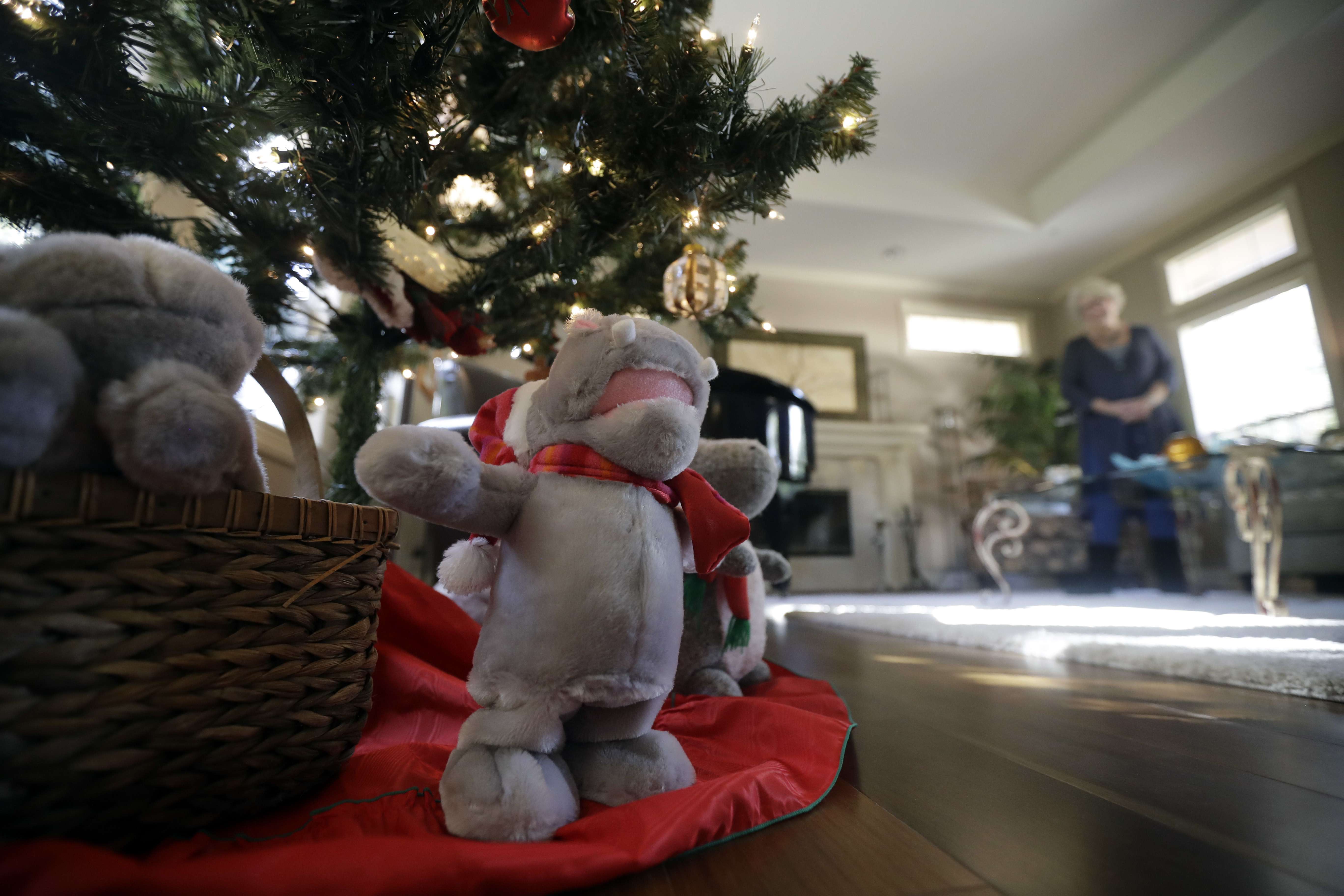 stuffed animal that sings i want a hippopotamus for christmas