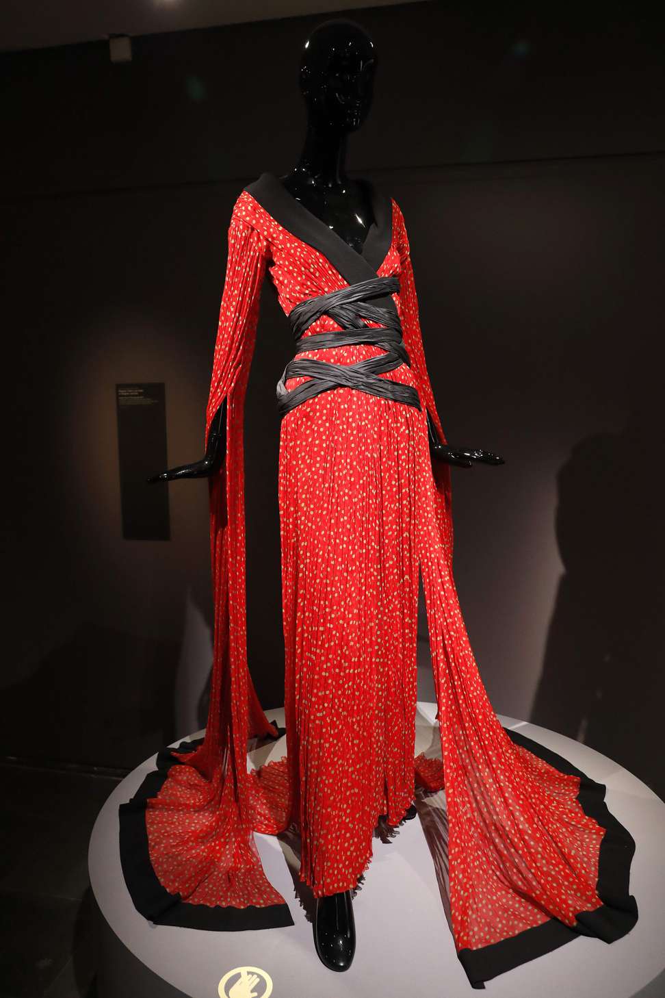 Paris show traces kimono from prim tradition to glam fashion | South ...