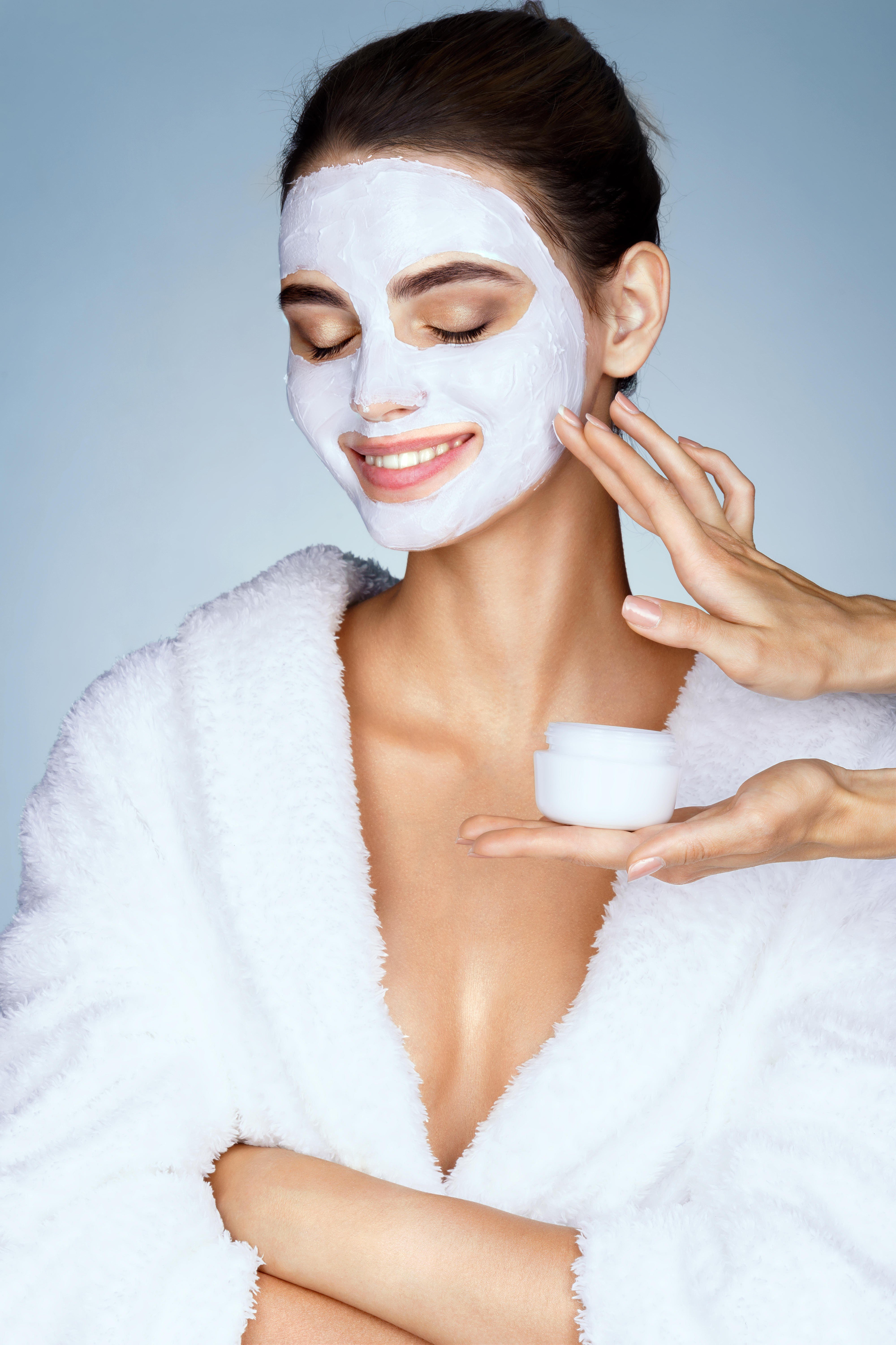 Clay masks can de-clog pores and remove dirt, leaving the skin smooth and radiant.
