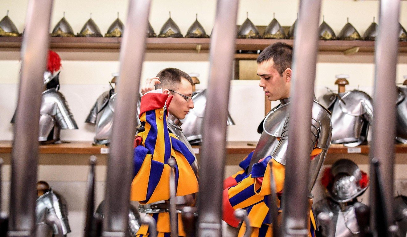 Vatican Swiss Guard gets 40 new troops on anniversary of bloody Rome ...