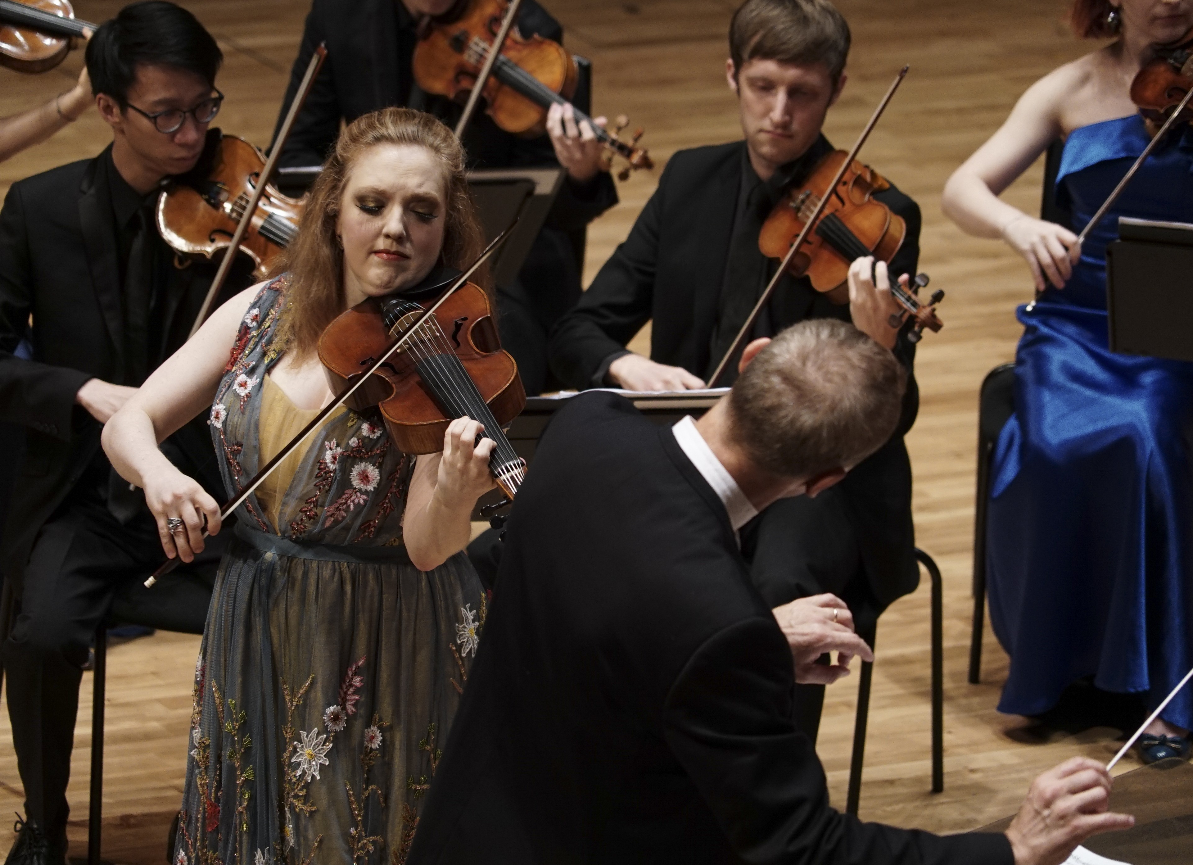 Rachel Barton Pine performing with the City Chamber Orchestra of Hong Kong. Photo: CCOHK