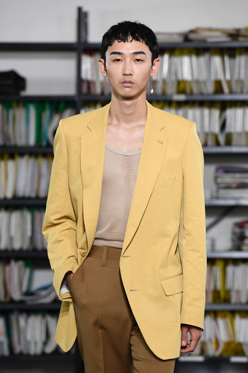 A model presents a creation by Dries Van Noten during the Men's Fashion Week for the Spring and Summer 2018 collection in Paris. Photo: AFP