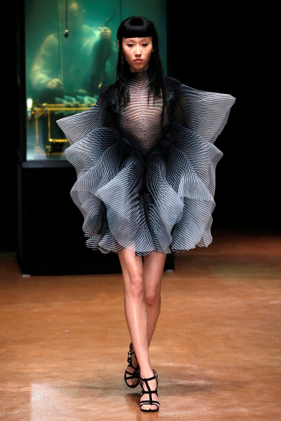 A model presents a dress by Iris van Herpen at her haute couture autumn/winter 2017/2018 show in Paris. Photo: Reuters