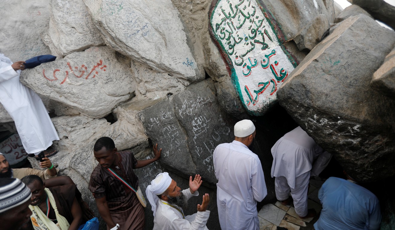 Muslim pilgrims visit Mount Al-Noor, where Muslims believe Prophet Mohammad received the first words of the Koran through Gabriel in the Hera cave, in the holy city of Mecca, Saudi Arabia. Photo: Reuters