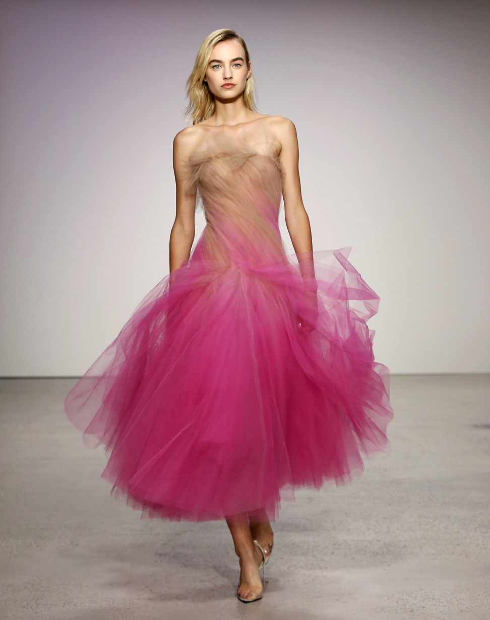 A model walks the runway at the Oscar de la Renta spring/summer 2018 fashion show during New York Fashion Week. Photo: AP