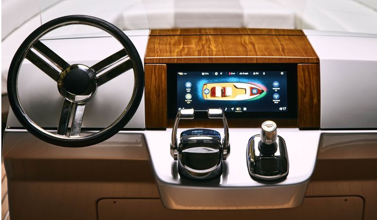 Dasher’s center console features a retractable windshield, a titanium Jet Stick for docking maneuvers, and a touchscreen to indicate the remaining range based on the boat’s speed.