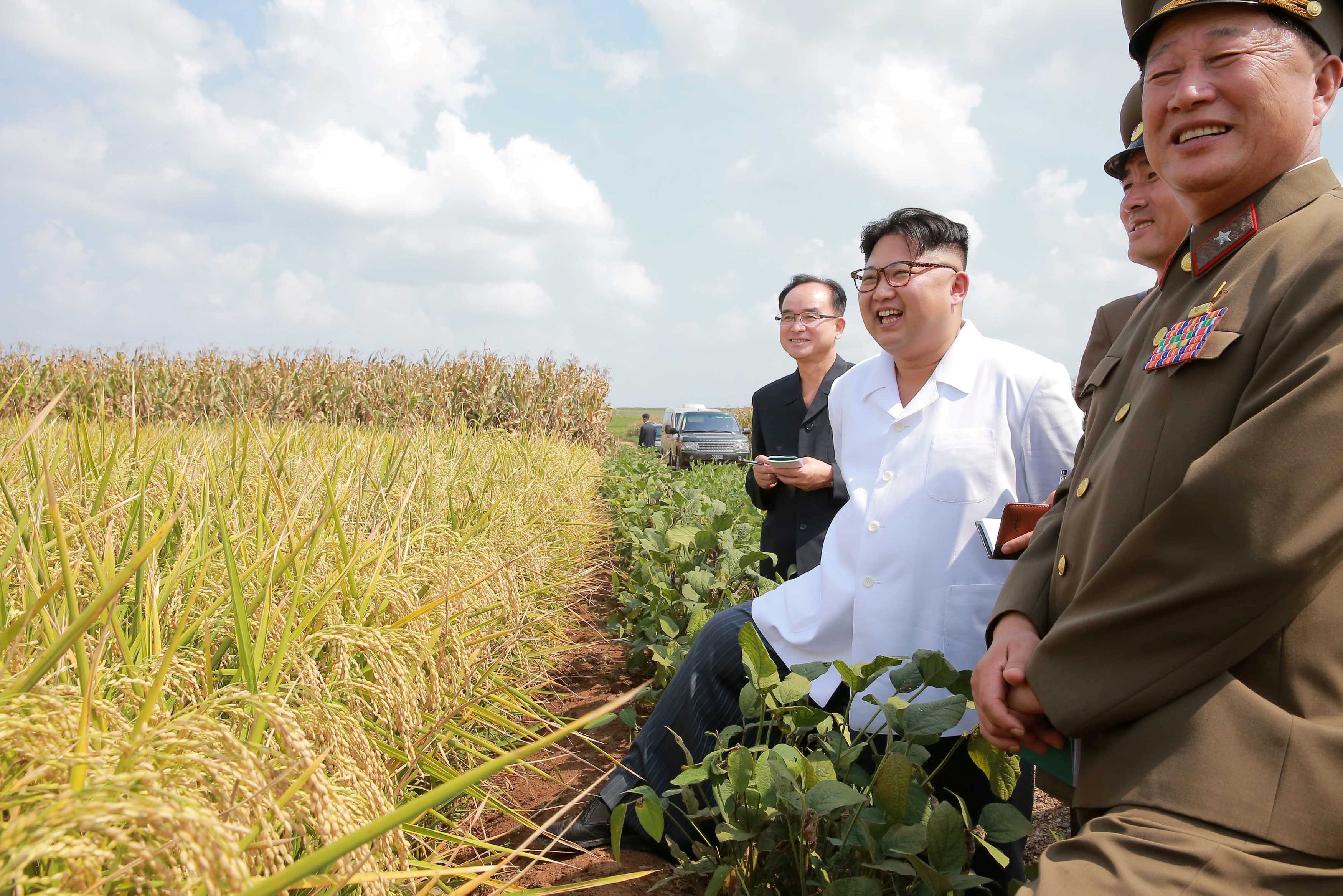 North Korean leader Kim Jong Un provides field guidance to Farm No 1116 under KPA Unit 810, in this photo released by North Korea's Korean Central News Agency in Pyongyang on in September 2016. Photo: KCNA via Reuters