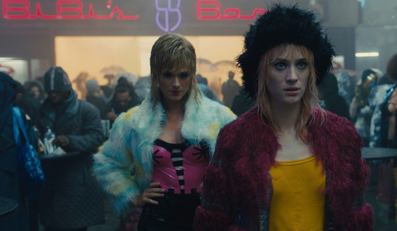 Mackenzie Davis plays Mariette in Blade Runner 2049.