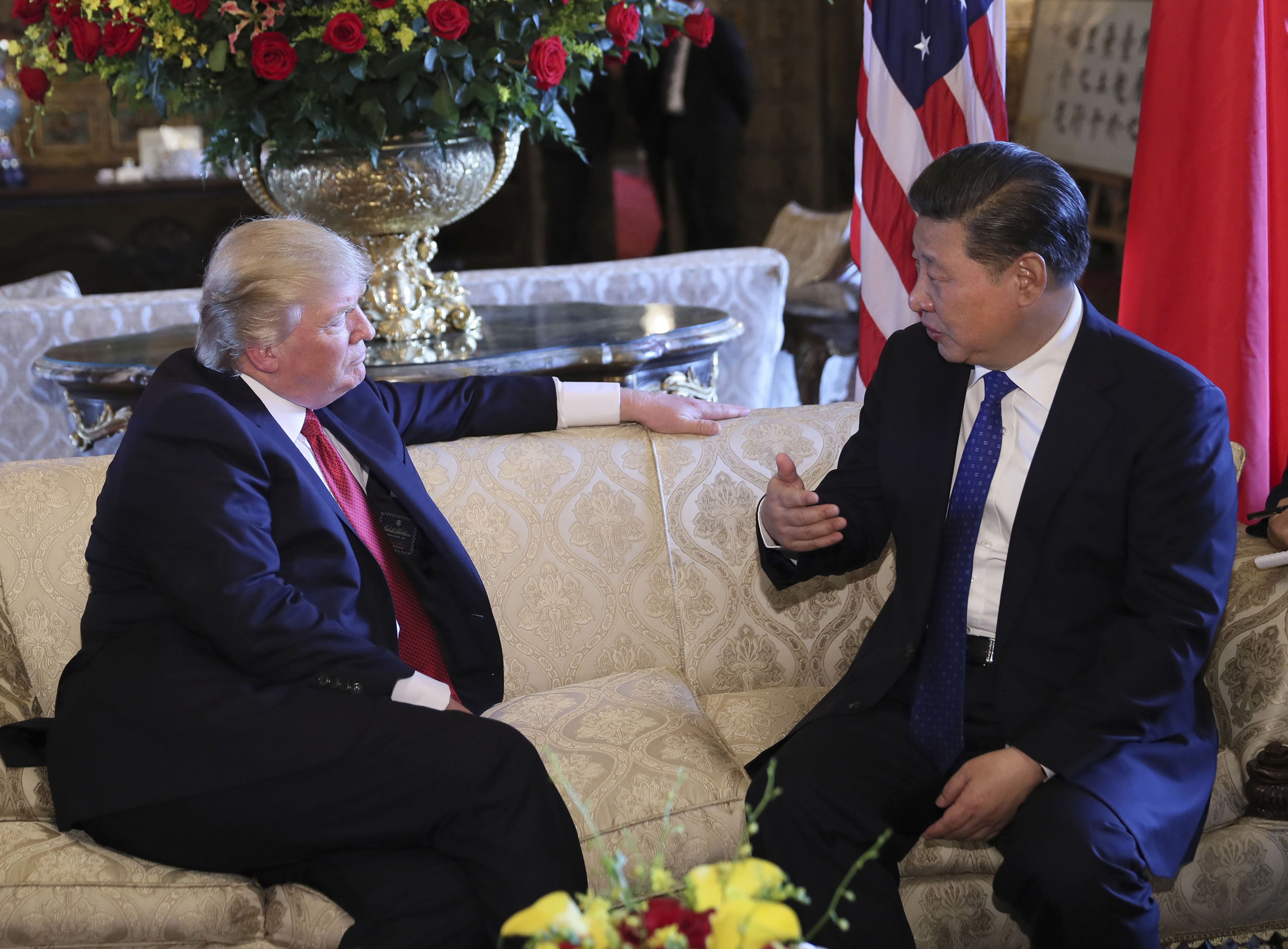 Chinese President Xi Jinping, right, meets with his US counterpart Donald Trump, in Florida. Photo: Xinhua