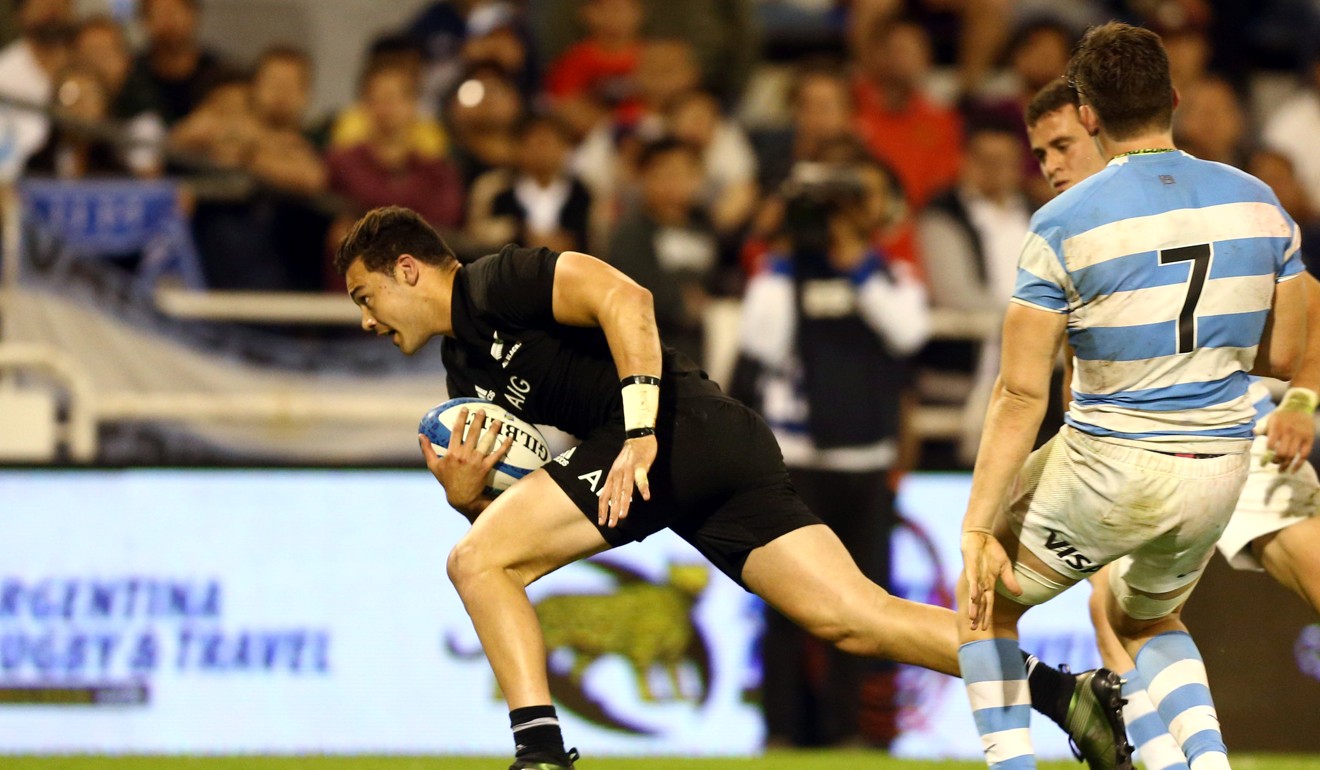 New Zealand All Blacks David Havili runs to score a try. Photo: Reuters