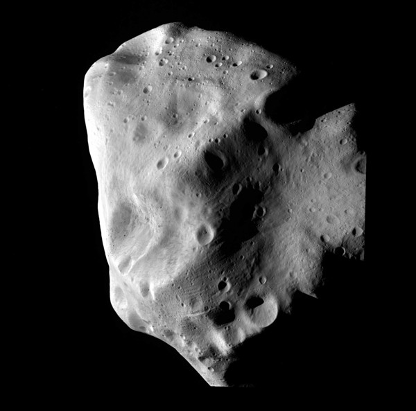 An image released by the ESA on July 10, 2010 shows the Lutetia asteroid. Photo: AFP