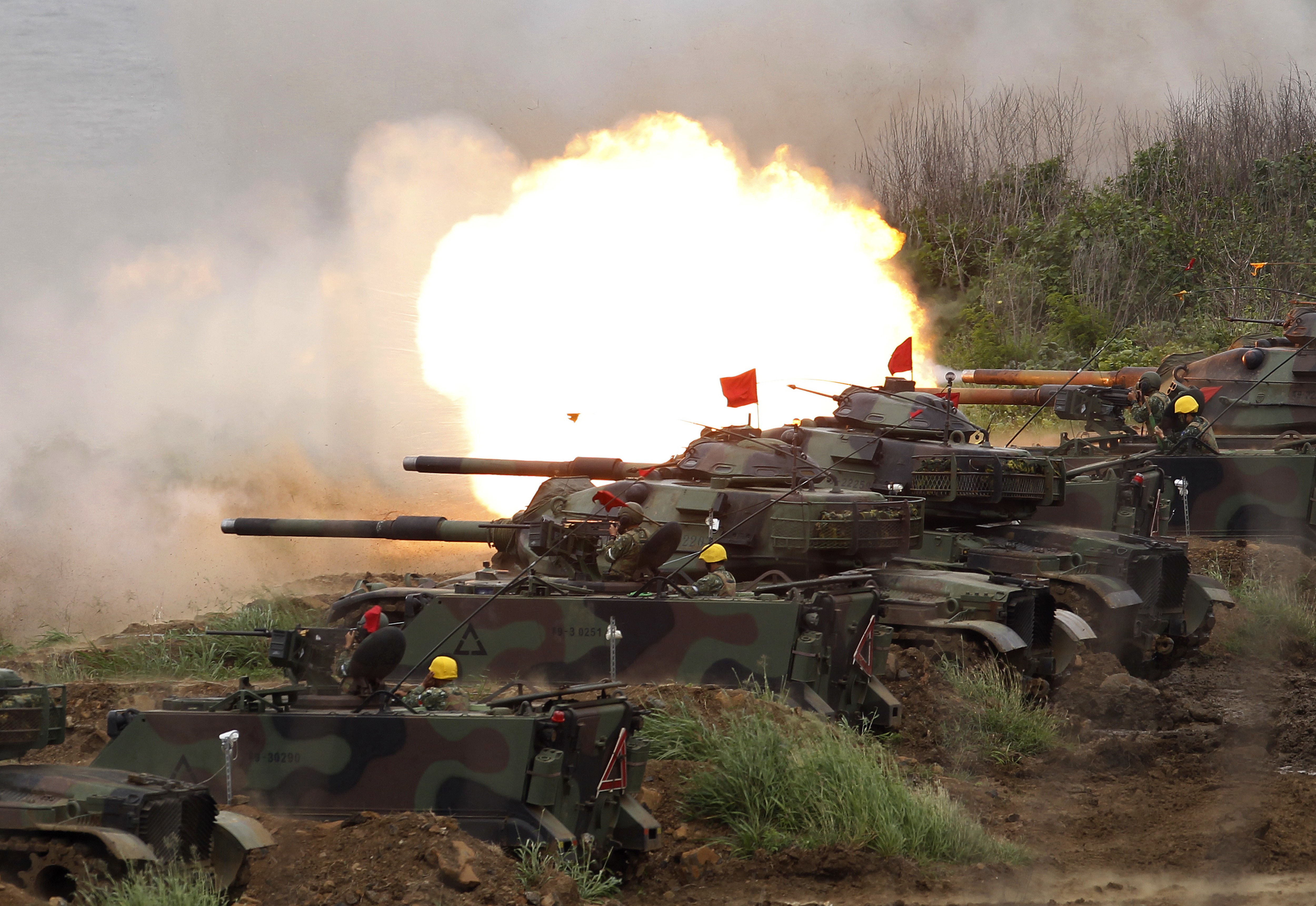 A line of US Patton tanks fire at targets during the annual Han Kuang exercises on Taiwan’s outlying Penghu Island in May. US presidents dating back to Jimmy Carter in 1979 have sold arms to Taiwan despite Beijing’s objections but would Donald Trump risk his friendship with Xi Jinping by doing so? Photo: AP