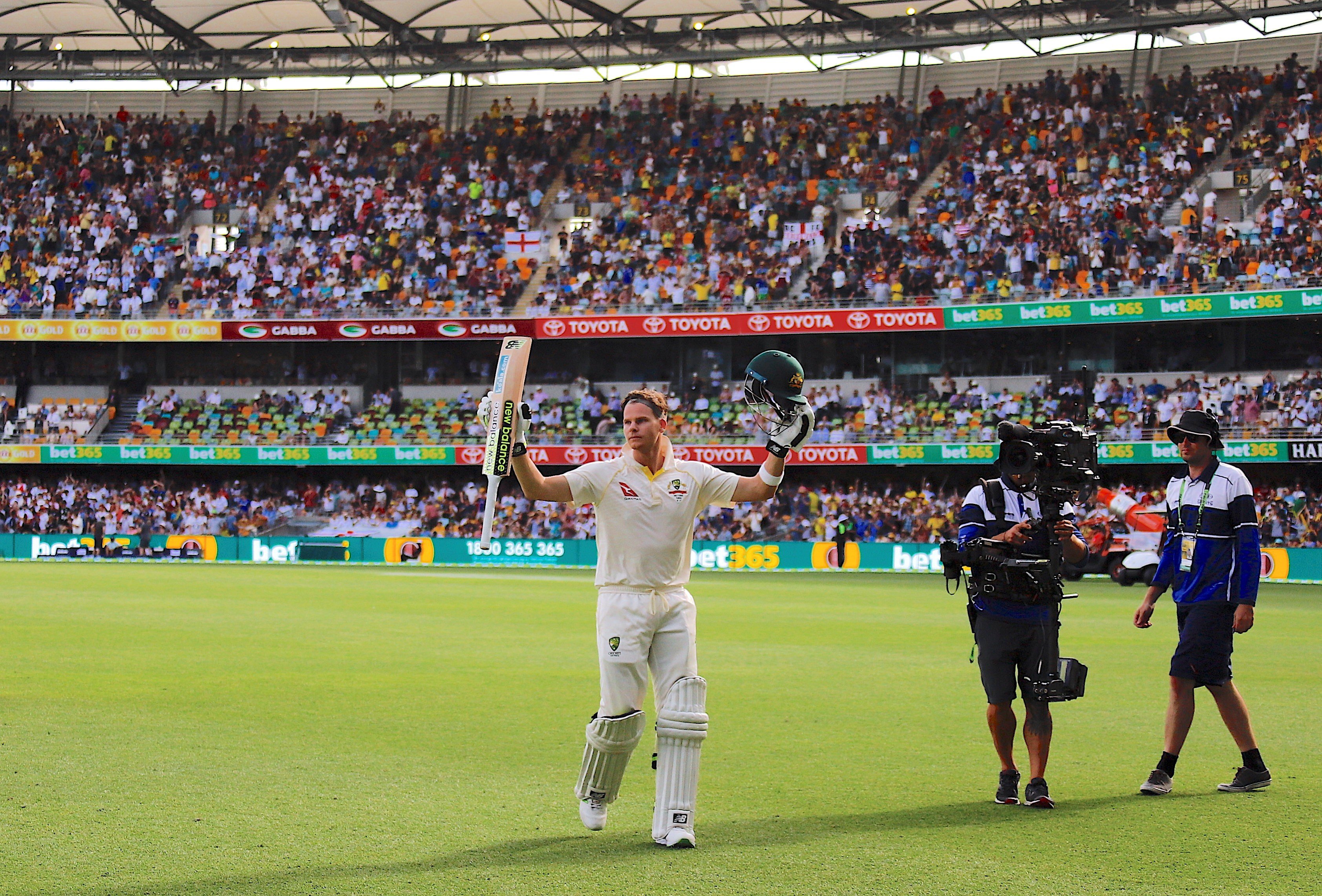 Steve Smith walks off at the end of Australia’s innings after an unbeaten 141. Photo: Reuters