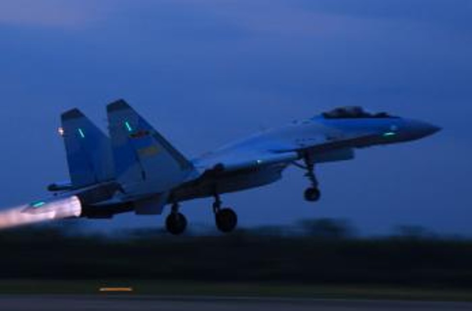 A Chinese Su-35 fighter jet takes off. Photo: Cctv.com