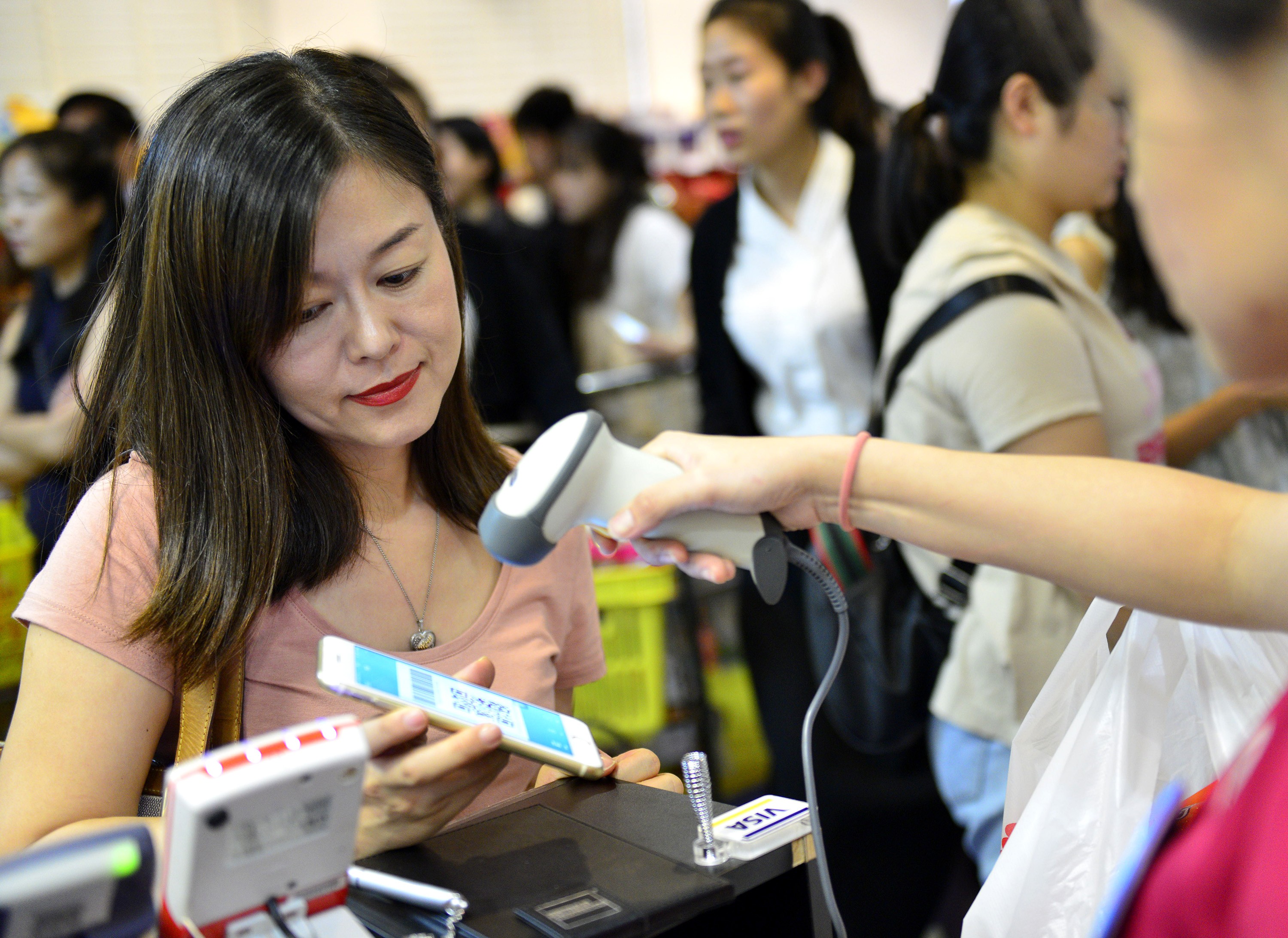 E-payments are popular in Sweden, the Netherlands and China. Photo: Xinhua
