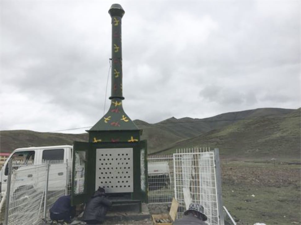 One of the fuel-burning chambers that have been deployed on the Tibetan plateau. Photo: maduo.gov.cn