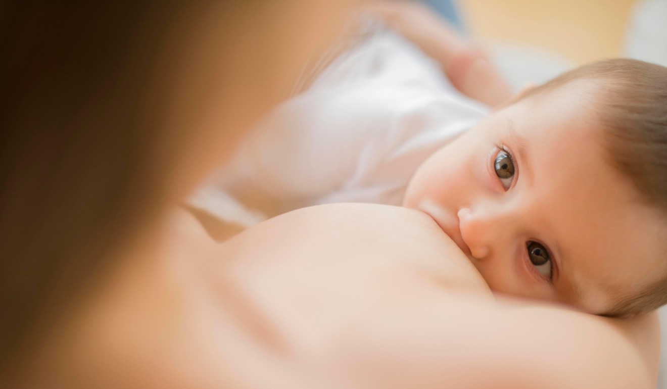 Some mothers worry about breastfeeding after reading books or being given advice. Experts says babies don’t read books or apps and they know when they are full or hungry. Photo: Alamy