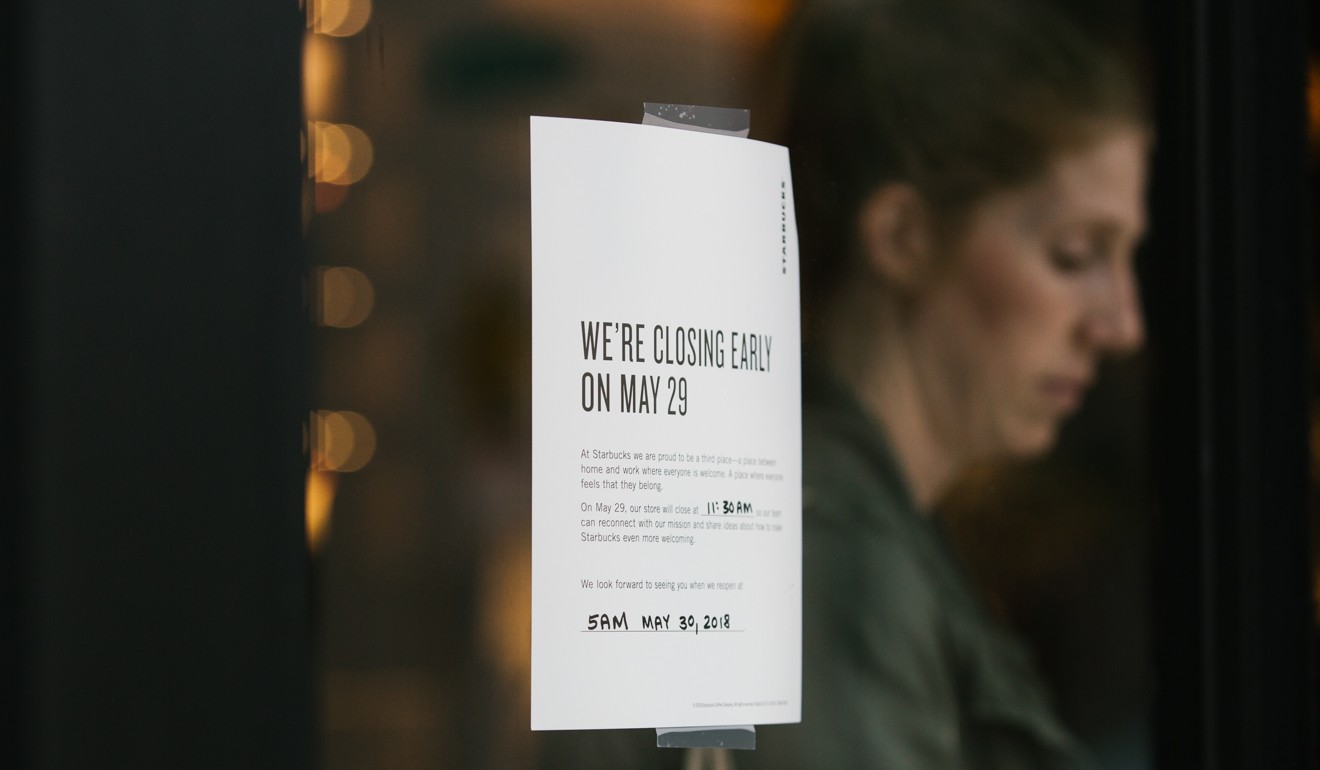 A sign displays early closing hours for training at a Starbucks coffee shop on Tuesday in Philadelphia, Pennsylvania. Photo: Bloomberg